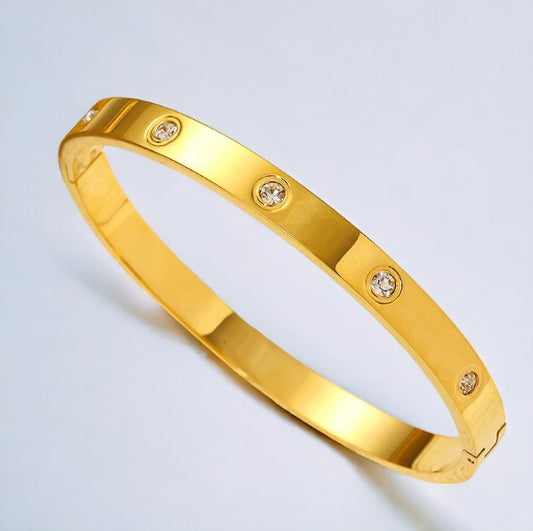 CloveLux™ Love Bracelet